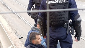 Incidenti i hapšenja na mostu